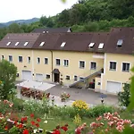 Weinbau Weidenauer *