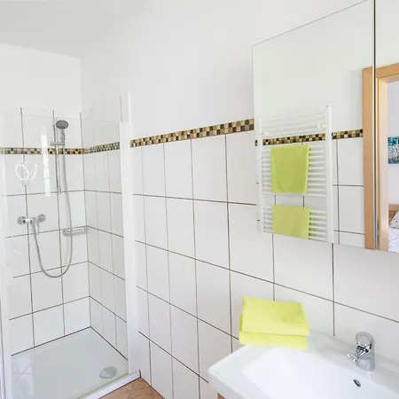 Weinbau Weidenauer 홈스테이 Wösendorf